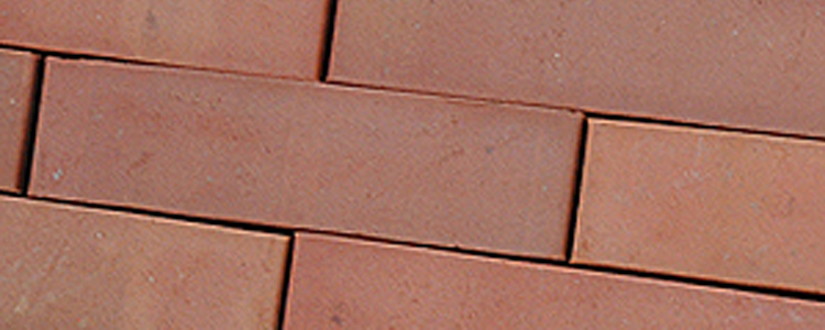 Fábrica de ladrillos en Polonia cerámica en bruto frente a ladrillos de fachada quemadores de carbón